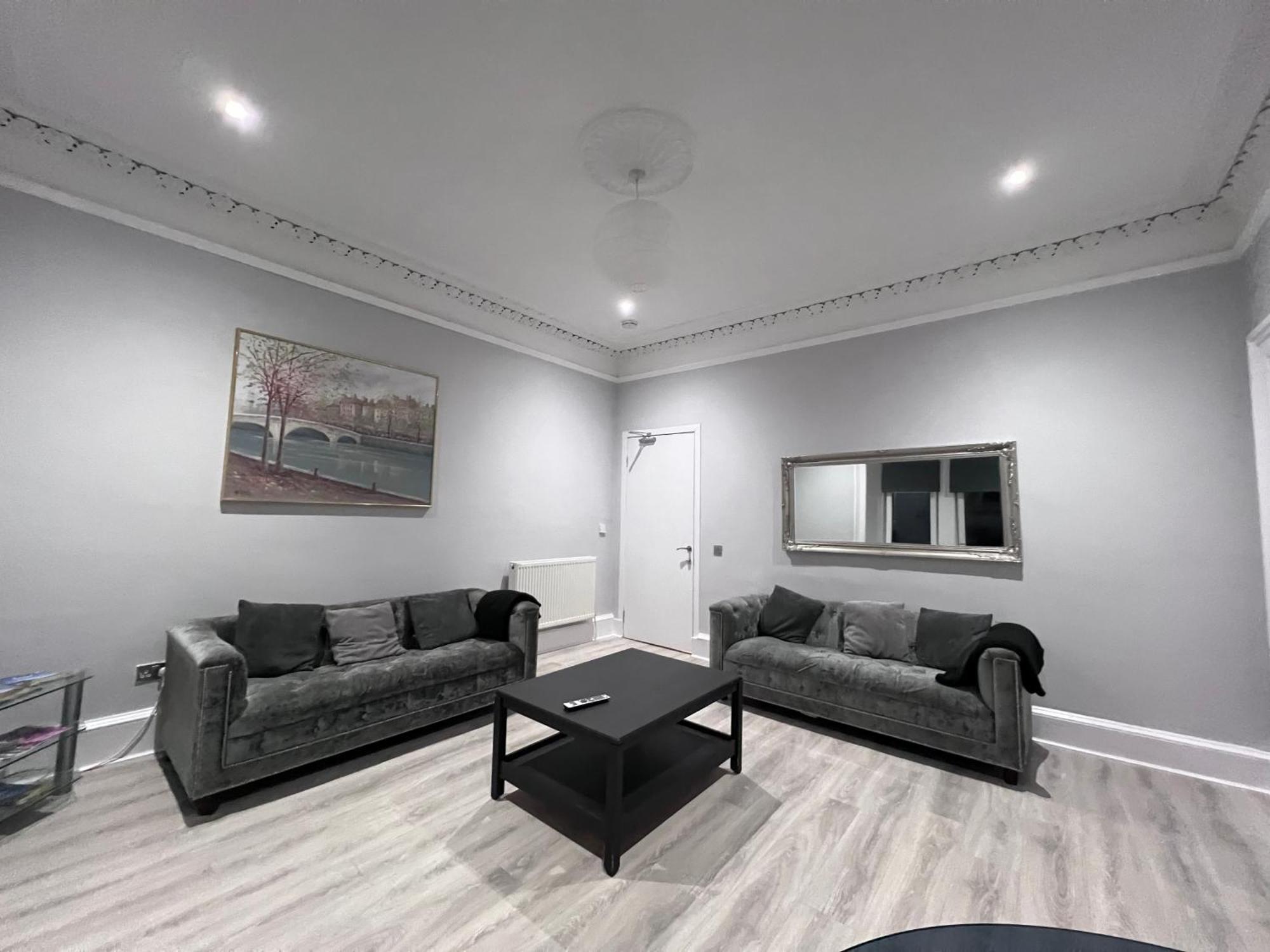 Lovely 4 Bedroom 2Nd Floor Walk Up Apartment Edinburgh Exterior photo